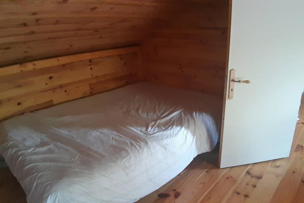 La Cabane Au Fond Du Jardin Arsac 外观 照片