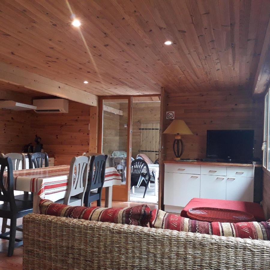 La Cabane Au Fond Du Jardin Arsac 外观 照片